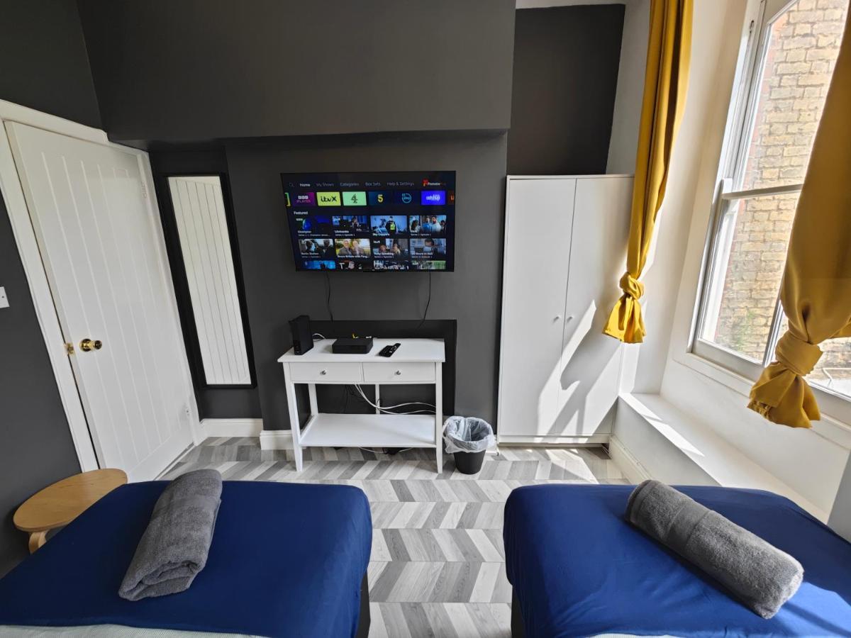 2 Bedroom 2 Bathroom Apartment In Old St - Shoreditch - Zone 1 London Exterior photo