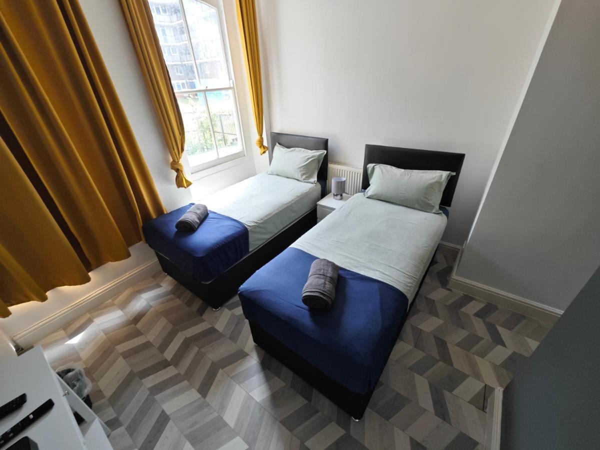 2 Bedroom 2 Bathroom Apartment In Old St - Shoreditch - Zone 1 London Exterior photo
