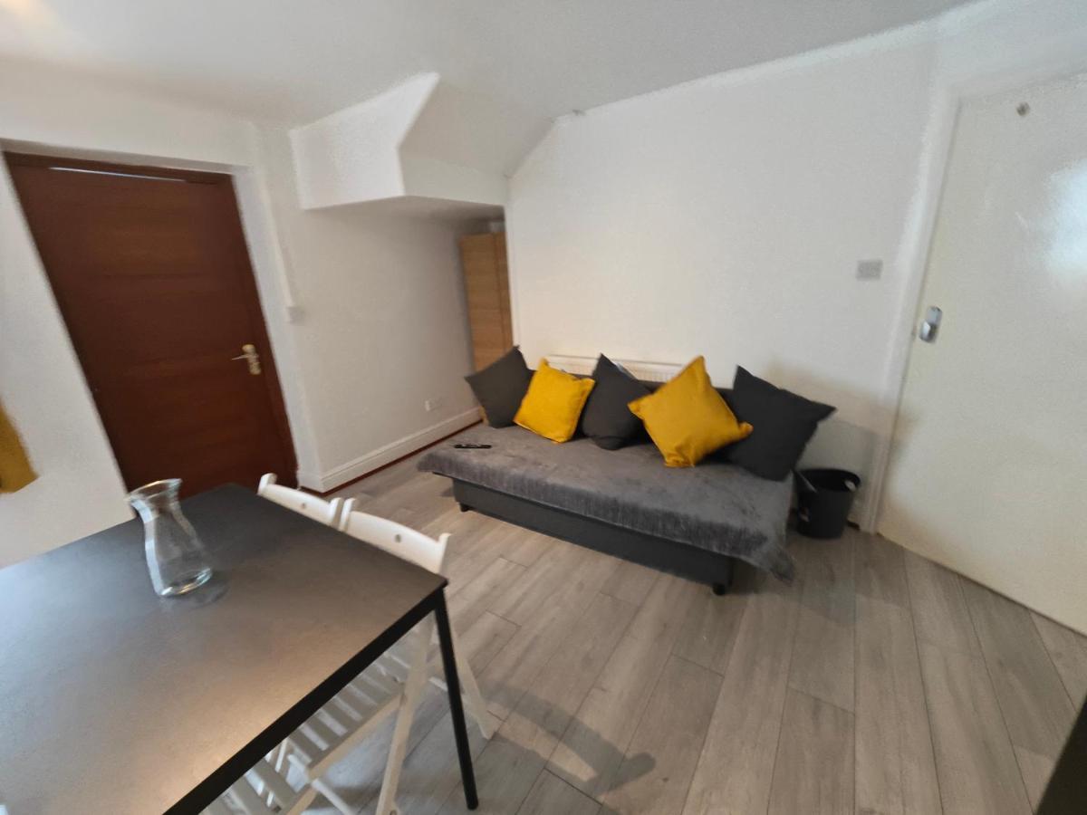 2 Bedroom 2 Bathroom Apartment In Old St - Shoreditch - Zone 1 London Exterior photo